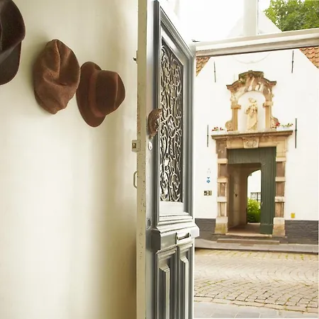 Alphabet - Luxury And Art Gallery Bed & Breakfast Bruges